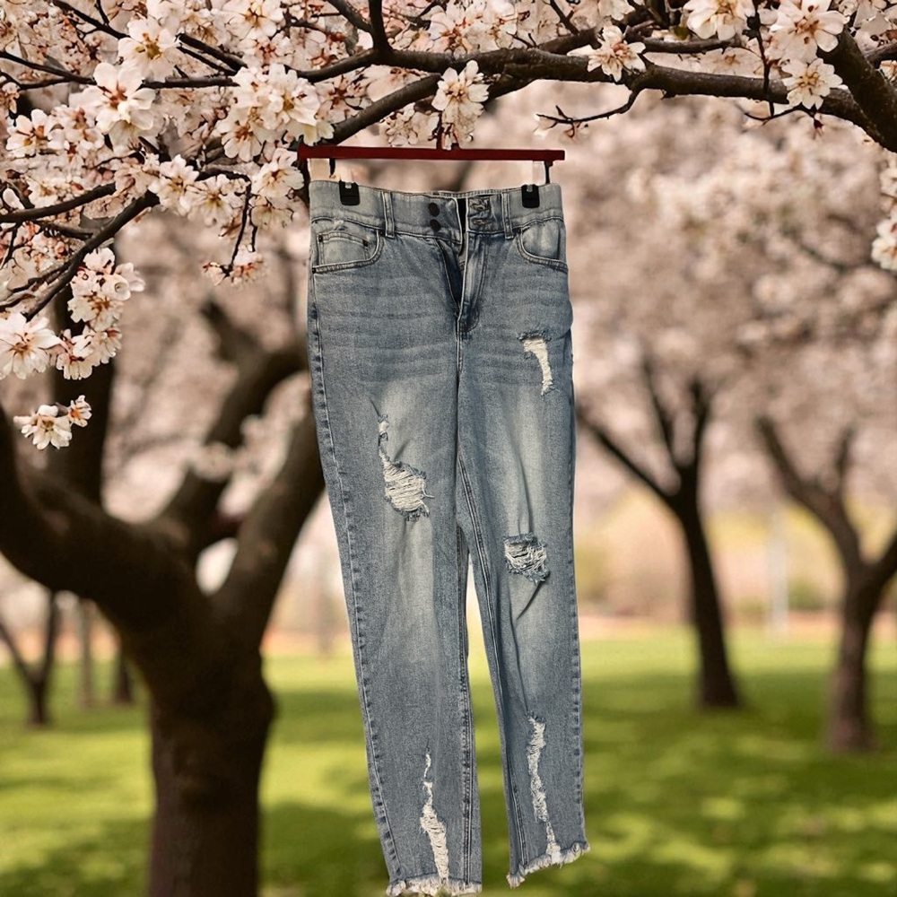 Fashion to Figure Light Blue Distressed Ankle Jeans